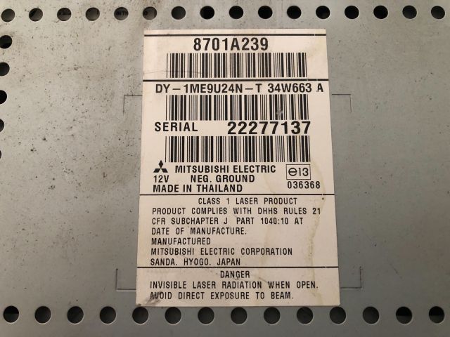 bontott MITSUBISHI COLT Rádió / CD