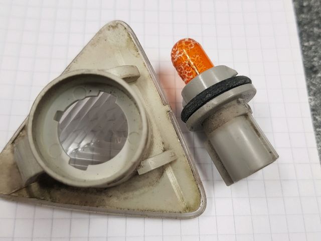 bontott MITSUBISHI COLT Sárvédő Irányjelző (Pozíciófüggetlen)