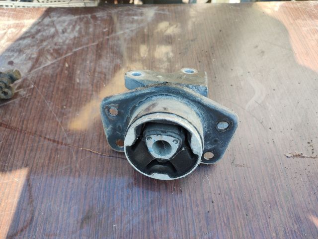 bontott MITSUBISHI COLT Váltó Tartó Bak (Pozíciófüggetlen)