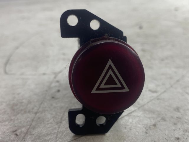 bontott MITSUBISHI COLT Vészvillogó Kapcsoló