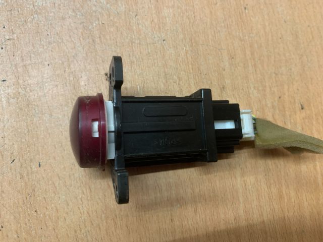 bontott MITSUBISHI COLT Vészvillogó Kapcsoló