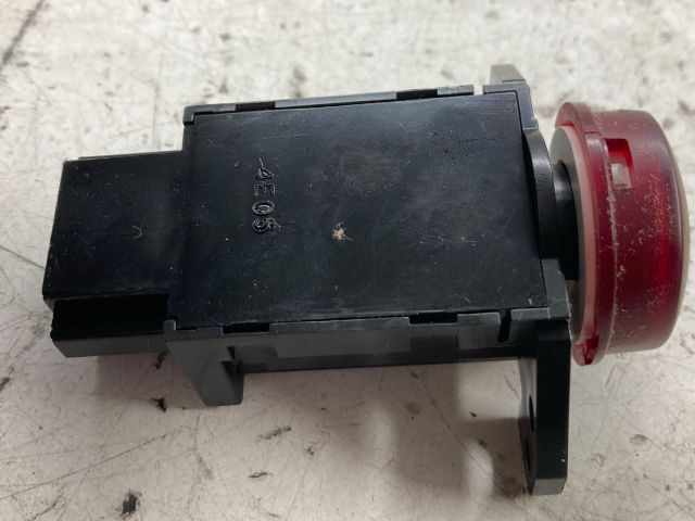 bontott MITSUBISHI COLT Vészvillogó Kapcsoló