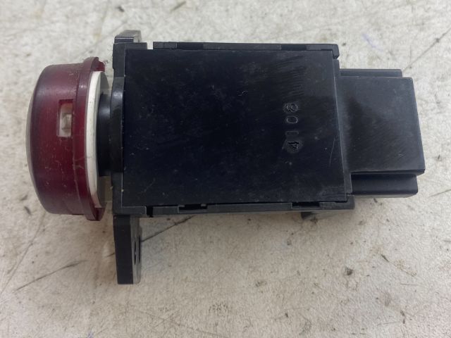 bontott MITSUBISHI COLT Vészvillogó Kapcsoló