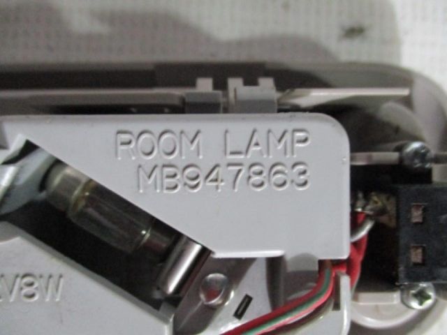 bontott MITSUBISHI ECLIPSE Beltér Világítás Első