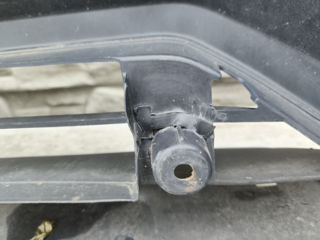 bontott MITSUBISHI ECLIPSE CROSS Első Lökhárító (Részeivel)