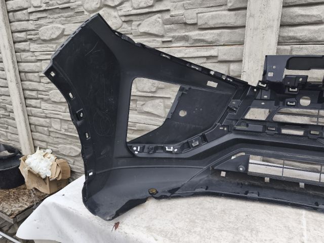 bontott MITSUBISHI ECLIPSE CROSS Első Lökhárító (Részeivel)