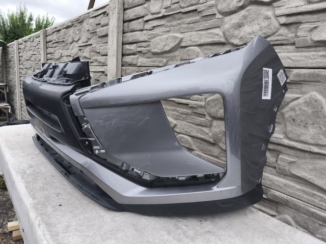 bontott MITSUBISHI ECLIPSE CROSS Első Lökhárító (Részeivel)