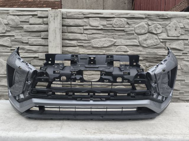 bontott MITSUBISHI ECLIPSE CROSS Első Lökhárító (Részeivel)