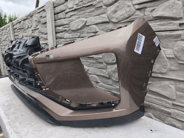 bontott MITSUBISHI ECLIPSE CROSS Első Lökhárító (Részeivel)