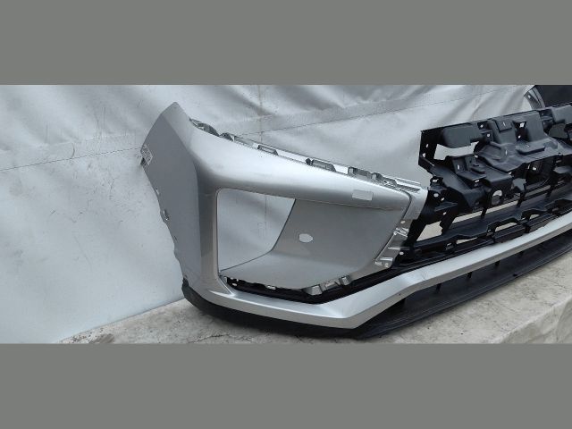 bontott MITSUBISHI ECLIPSE CROSS Első Lökhárító (Üresen)