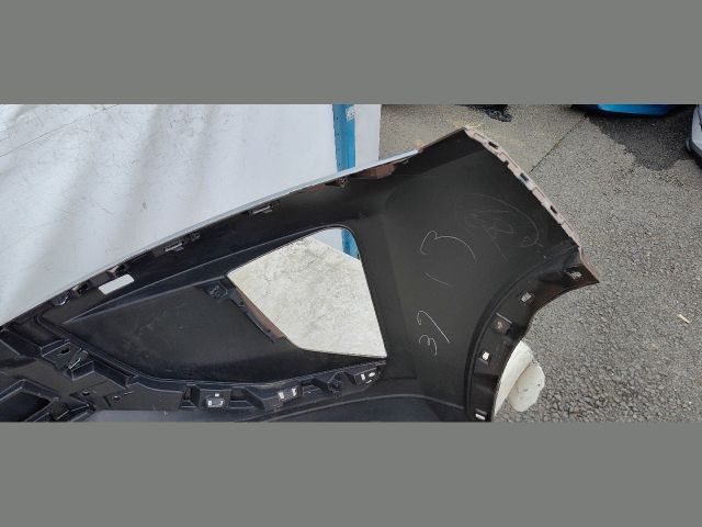 bontott MITSUBISHI ECLIPSE CROSS Első Lökhárító (Üresen)