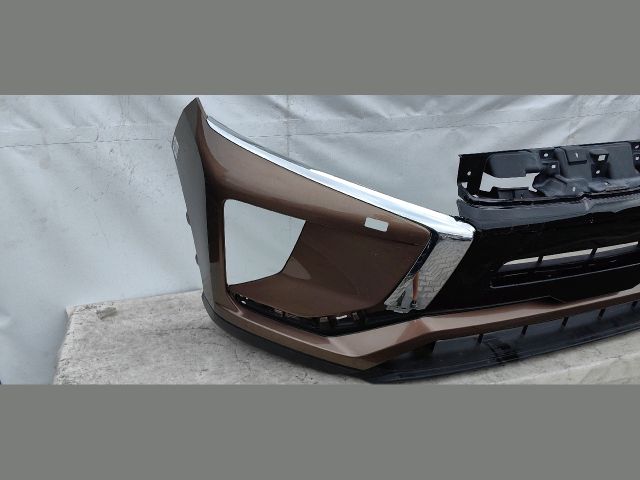 bontott MITSUBISHI ECLIPSE CROSS Első Lökhárító (Üresen)