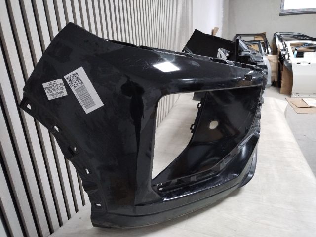 bontott MITSUBISHI ECLIPSE CROSS Első Lökhárító (Üresen)