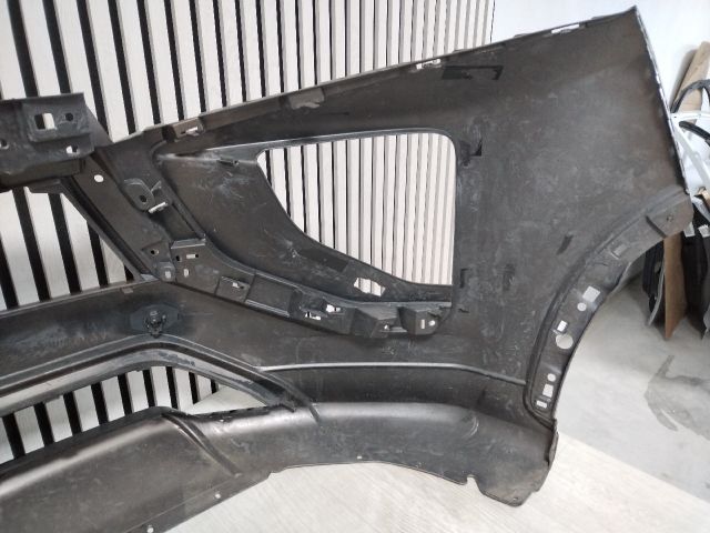 bontott MITSUBISHI ECLIPSE CROSS Első Lökhárító (Üresen)