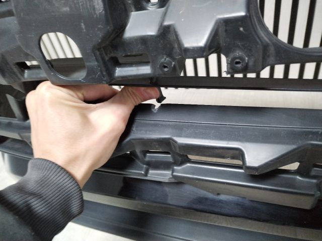 bontott MITSUBISHI ECLIPSE CROSS Első Lökhárító (Üresen)