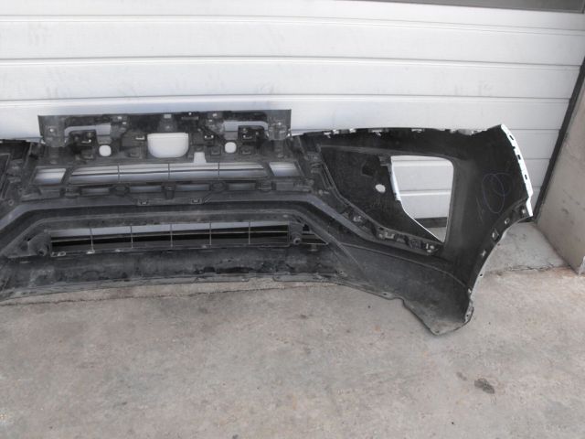 bontott MITSUBISHI ECLIPSE CROSS Első Lökhárító (Üresen)