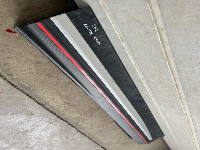 bontott MITSUBISHI ECLIPSE CROSS Jobb első Ajtó Díszléc