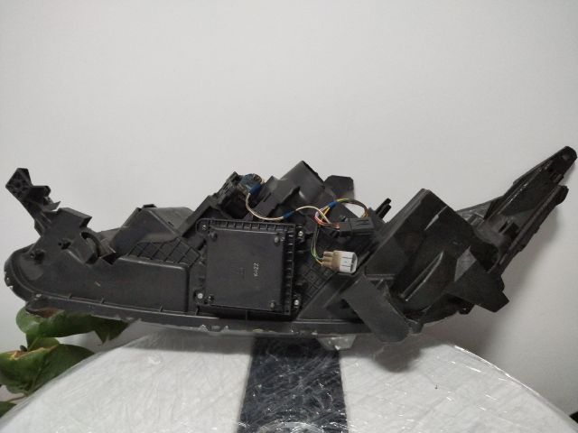 bontott MITSUBISHI ECLIPSE CROSS Jobb Fényszóró