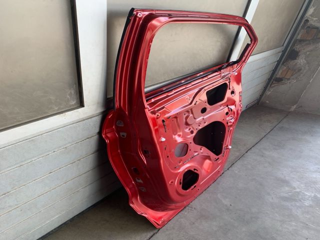 bontott MITSUBISHI ECLIPSE CROSS Jobb hátsó Ajtó (Üres lemez)