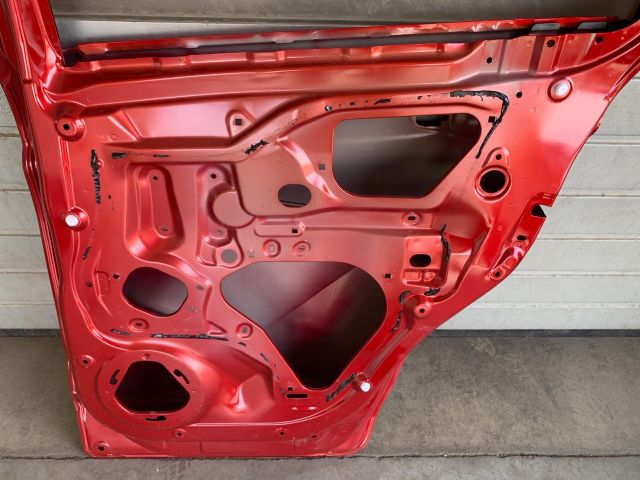 bontott MITSUBISHI ECLIPSE CROSS Jobb hátsó Ajtó (Üres lemez)