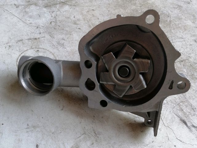 bontott MITSUBISHI GALANT Vízpumpa