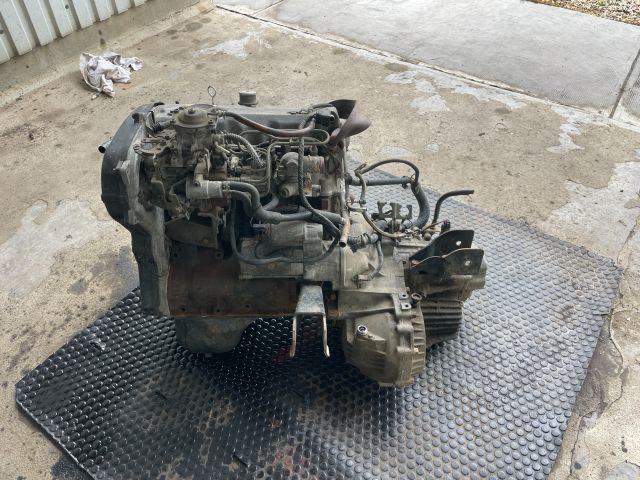 bontott MITSUBISHI GALANT Komplett Motor (Segédberendezésekkel)