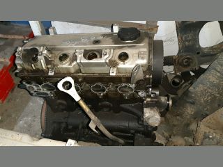 bontott MITSUBISHI GALANT Motor (Fűzött blokk hengerfejjel)