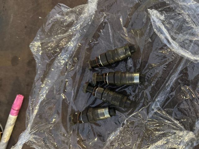 bontott MITSUBISHI GALANT Porlasztó Sor / Híd