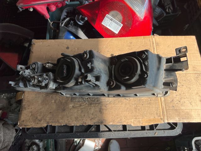 bontott MITSUBISHI GALANT Bal Fényszóró