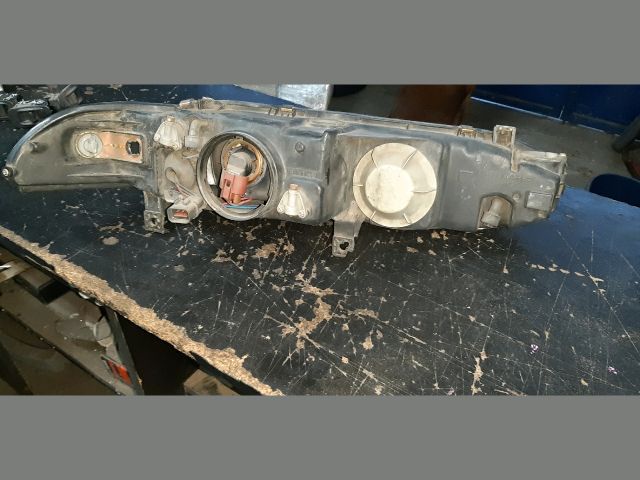 bontott MITSUBISHI GALANT Bal Fényszóró