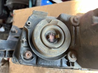 bontott MITSUBISHI GALANT Bal Fényszóró