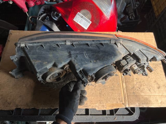 bontott MITSUBISHI GALANT Bal Fényszóró