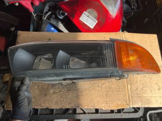 bontott MITSUBISHI GALANT Bal Fényszóró