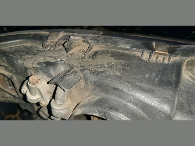 bontott MITSUBISHI GALANT Bal Fényszóró