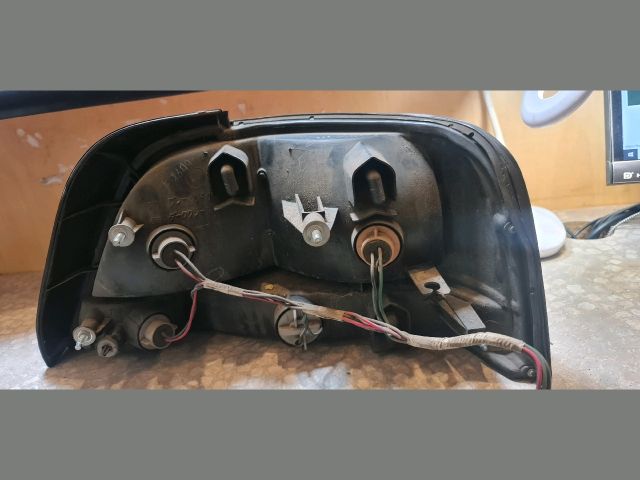 bontott MITSUBISHI GALANT Bal Hátsó Lámpa