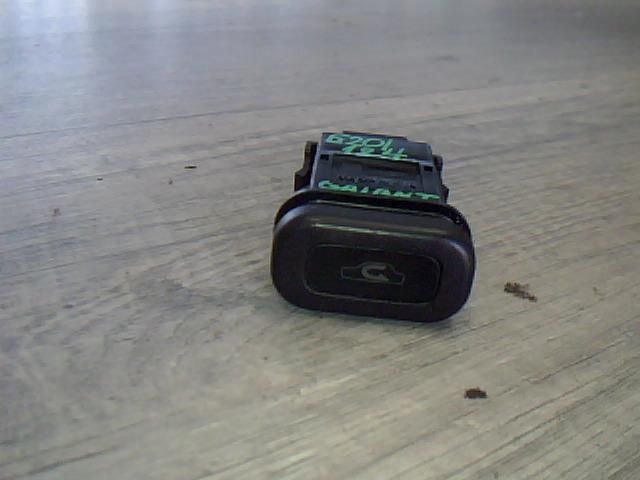 bontott MITSUBISHI GALANT Belső Levegő Kapcsoló