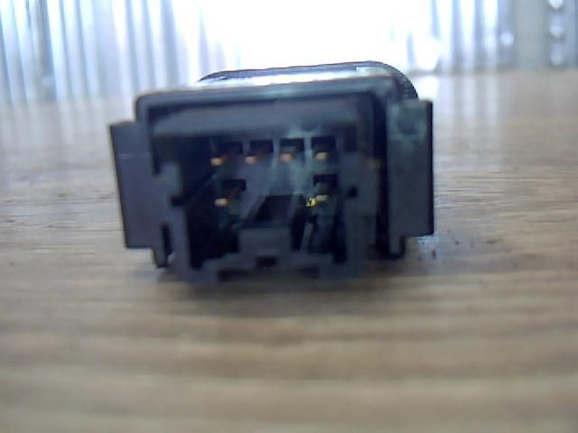 bontott MITSUBISHI GALANT Belső Levegő Kapcsoló