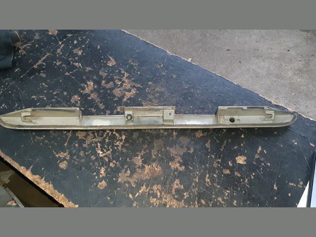 bontott MITSUBISHI GALANT Csomagtérajtó Díszléc