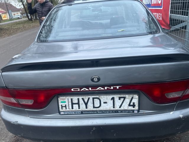 bontott MITSUBISHI GALANT Csomagtérajtó (Üres lemez)