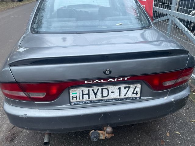 bontott MITSUBISHI GALANT Csomagtérajtó (Üres lemez)