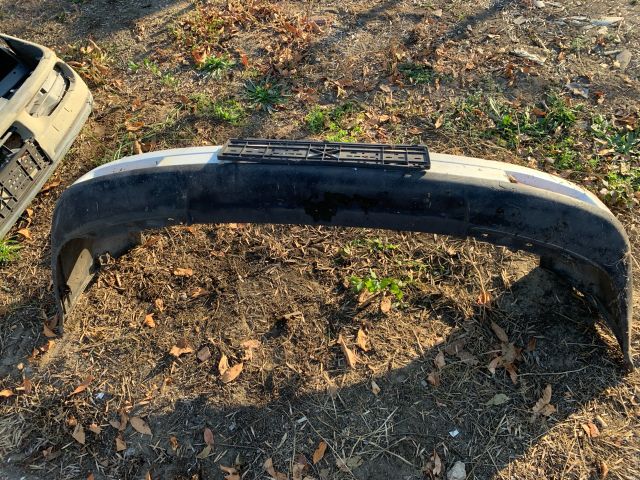 bontott MITSUBISHI GALANT Első Lökhárító (Részeivel)