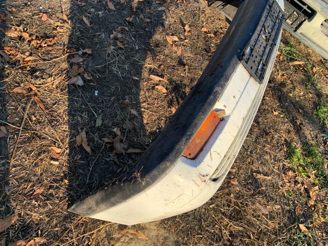 bontott MITSUBISHI GALANT Első Lökhárító (Részeivel)