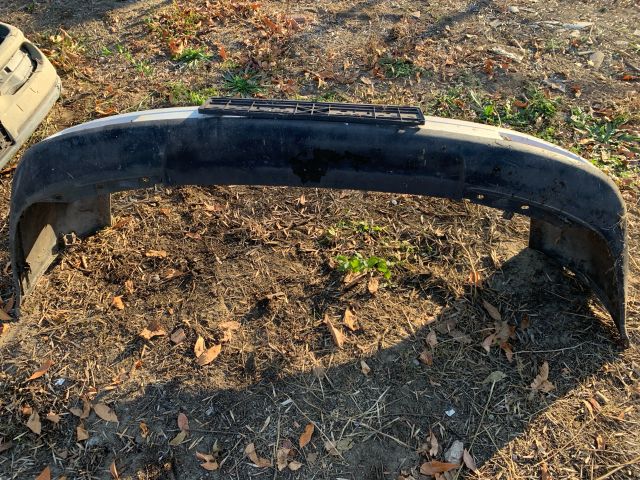 bontott MITSUBISHI GALANT Első Lökhárító (Részeivel)