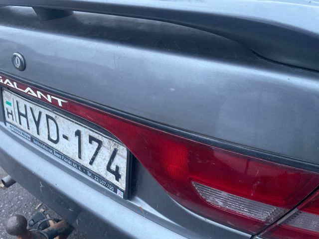 bontott MITSUBISHI GALANT Hátsó Lámpa Középső