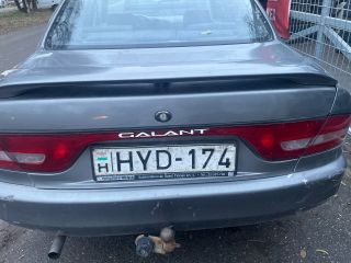 bontott MITSUBISHI GALANT Hátsó Lámpa Középső