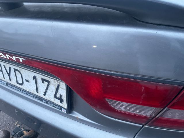 bontott MITSUBISHI GALANT Hátsó Lámpa Középső