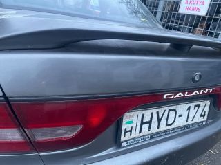bontott MITSUBISHI GALANT Hátsó Lámpa Középső