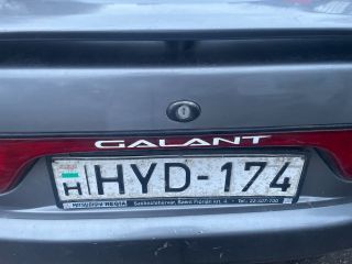 bontott MITSUBISHI GALANT Hátsó Lámpa Középső