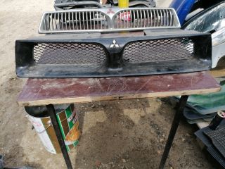 bontott MITSUBISHI GALANT Hűtőrács