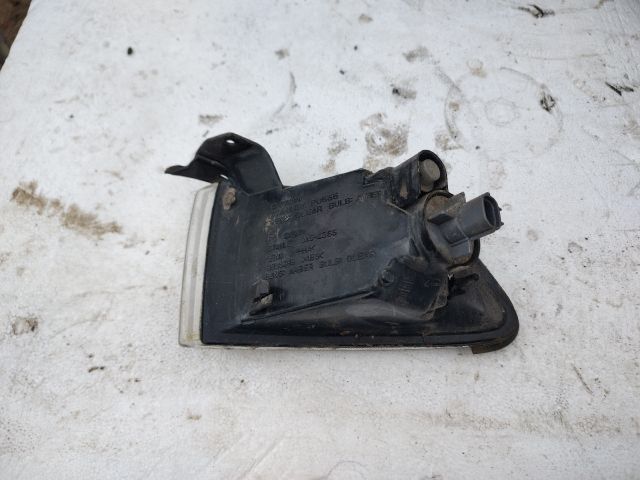 bontott MITSUBISHI GALANT Jobb első Irányjelző